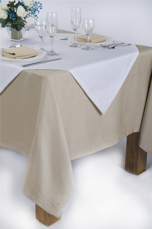 米黄色西餐台布