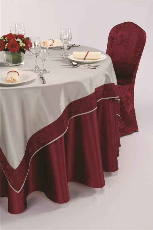 酒红色提花椅套